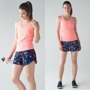 Lululemon Tracker Short IV Paint Storm Harbor Blue Multi / Black SZ 6